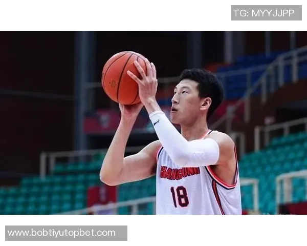 约老师称赞球队三节打卡表现出色各司其职展现团队默契与实力